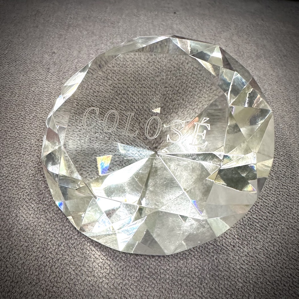 Read more about the article KN-INFO: Colosé TIMANTTILIIGAN toisen palkintotehtävän tulokset ja yllätyspinssin saaneet kauneusnevojat